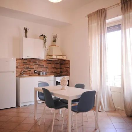 Le Finestre Su Ballaro *